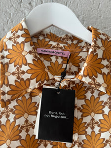 Hansen & Gretel Button Up (BNWT)